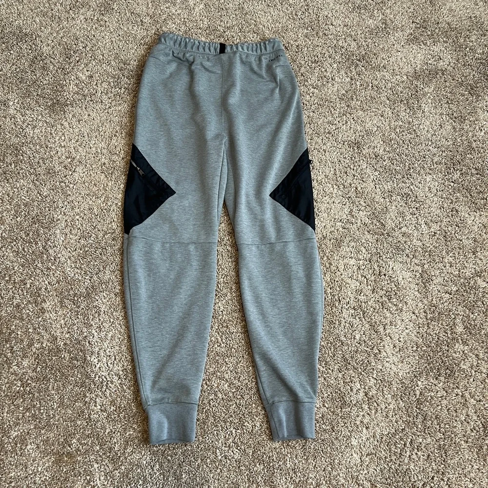 Air Jordan Grey Black Dri-Fit Statement Jogger Sweatpants Small Slim Fit Active